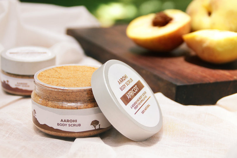 Aarohi Apricot Exfoliating & Moisturizing Body Scrub